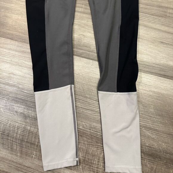 Gymshark Black & Gray High Rise Athletic Leggings Women's Size Small - Picture 3 of 7